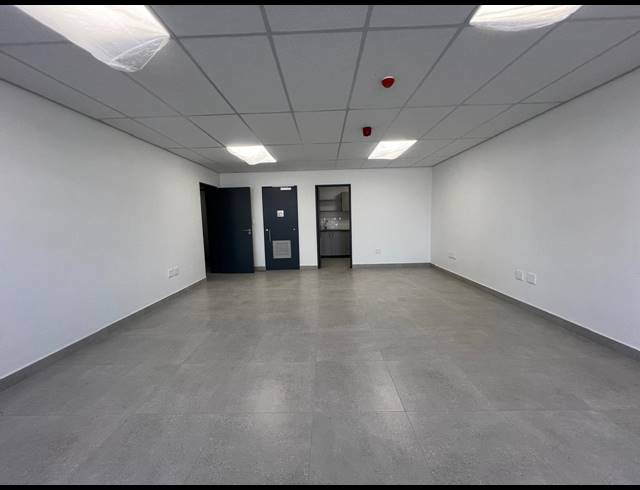 564M² WAREHOUSE TO LET IN SAMRAND BUSINESS PARK